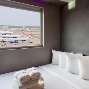 Bloc London Gatwick Airport Hotel